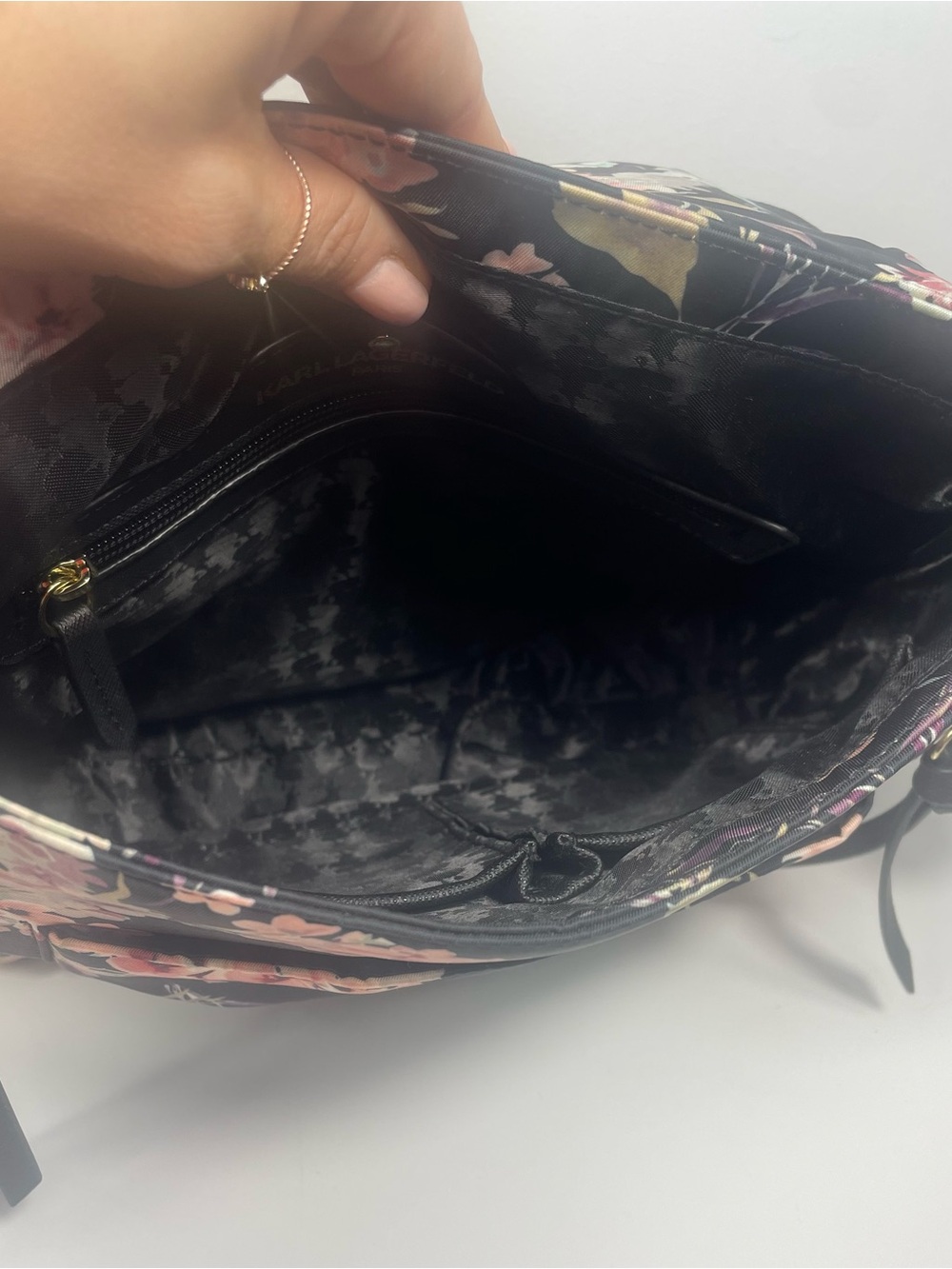 Karl Lagerfeld NWT Cara Nylon Messenger Floral Crossbody - Picture 10 of 16